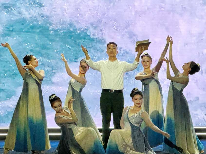 以青春筆墨，書(shū)寫長(zhǎng)江新故事——“湖北文學(xué)之夜”活力綻放